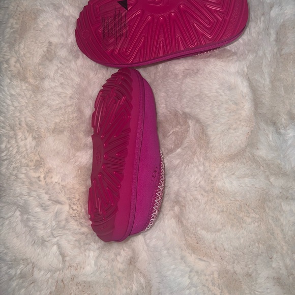 Girls toddler size hot pink Ugg Tasman Slippers - Picture 5 of 6